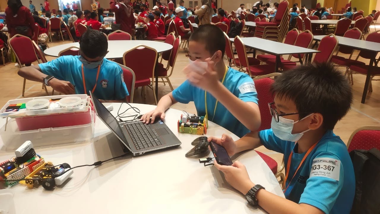 Robotics learning at CSDS
